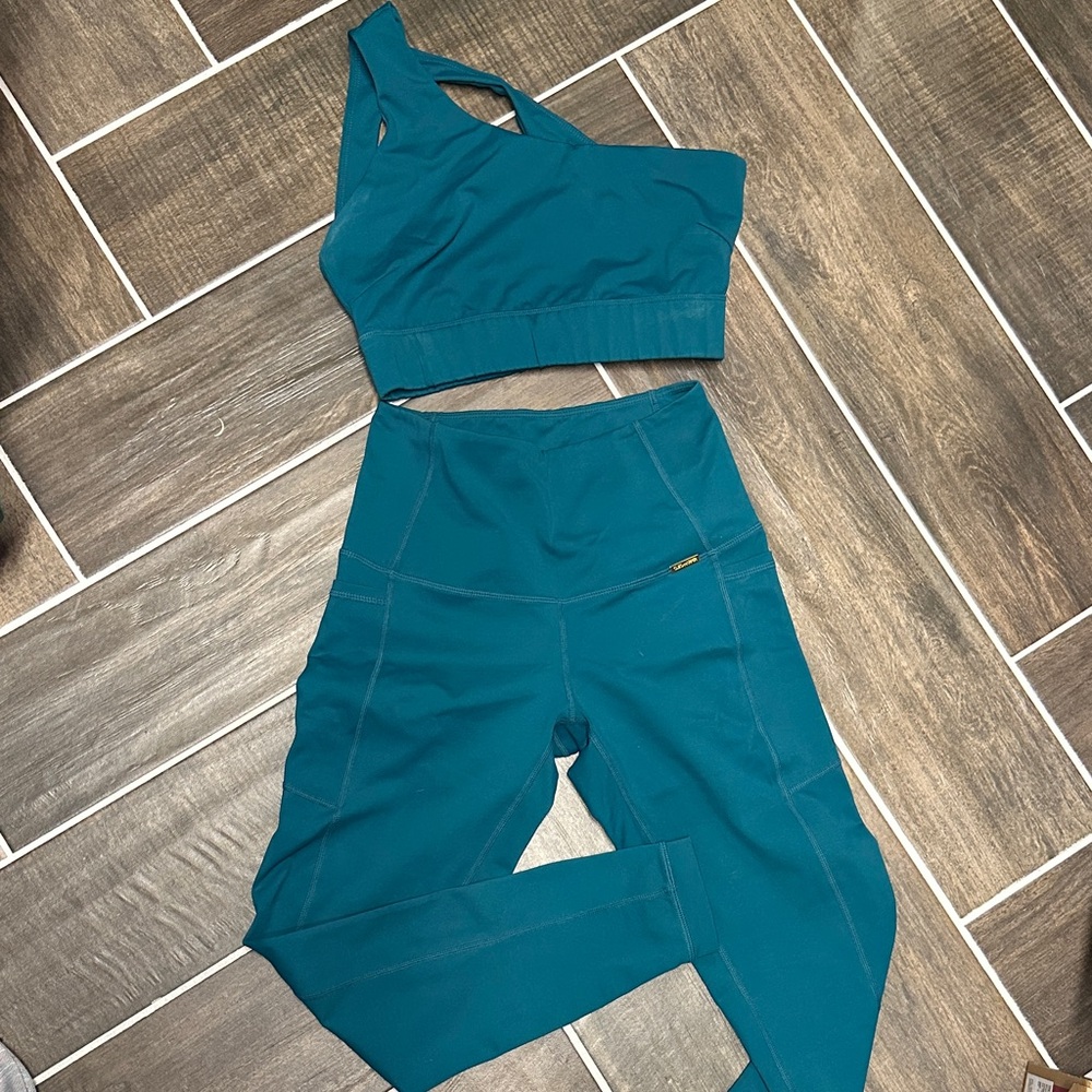 Teal Cleo Harper One-Shoulder Sports Bra & Leggings Set!
